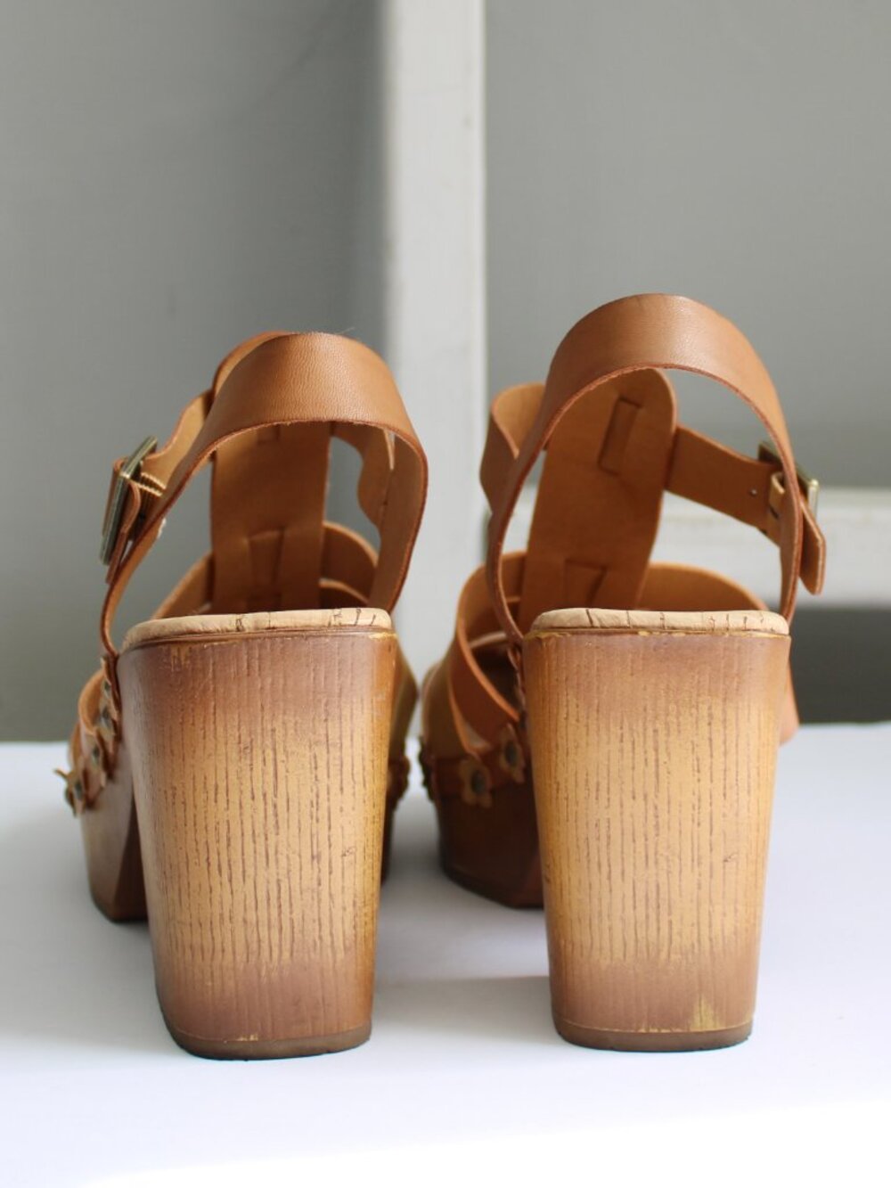 Korks Willow Floral Decal Buckle Platform Block Heel Sandals Tan Cream Size 10 - Picture 3 of 7